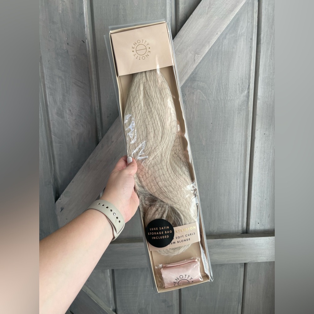 Knotty Knotty 22” Vegan Hair Soft‎ Curls Platinum Blonde Ponytail Extensions NEW